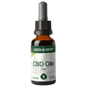 Een Medihemp CBD Olie RAW 5% (30ml) op een witte achtergrond.