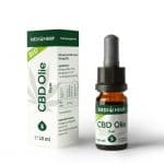 een flesje Medihemp CBD Olie RAW 5% naast een doosje Medihemp CBD Olie RAW 5%.